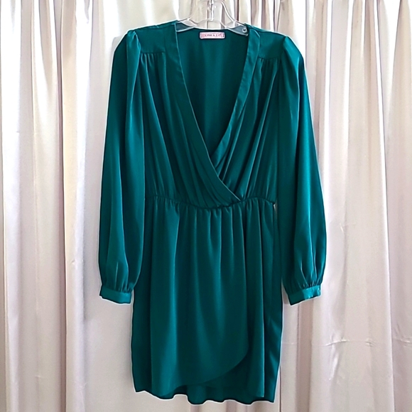 Dresses & Skirts - Emerald green long sleeve dress size small